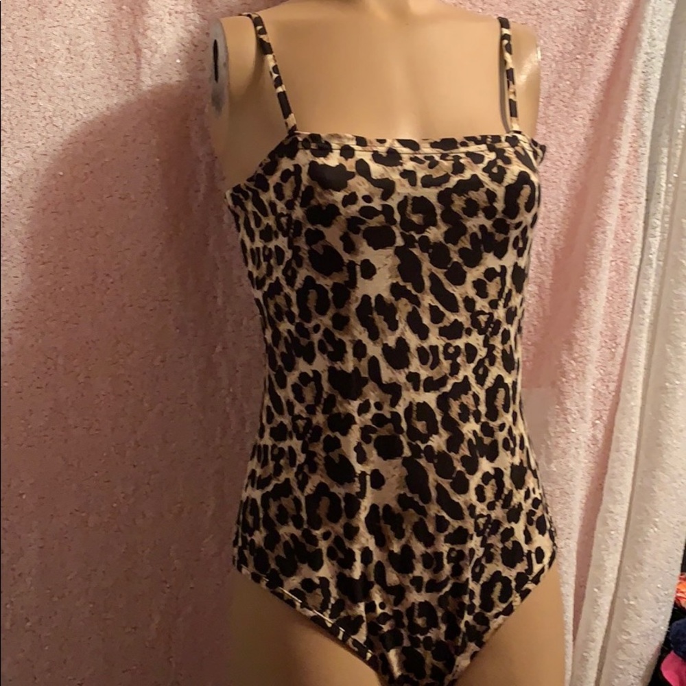 New Leopard body suit soft women’s medium